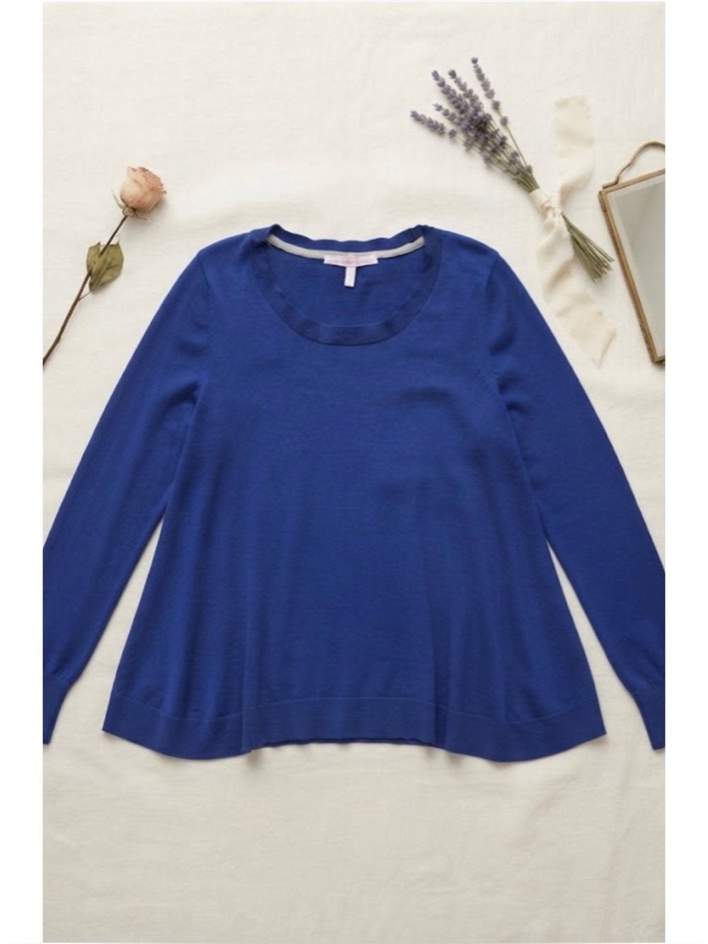 Victoria’s Secret Fine Knit Scoop Neck Cashmere Blend Sweater
